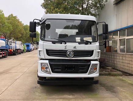 15噸灑水車型號(hào)及價(jià)格_國(guó)六15方東風(fēng)隨專D913綠化灑水車廠家價(jià)格